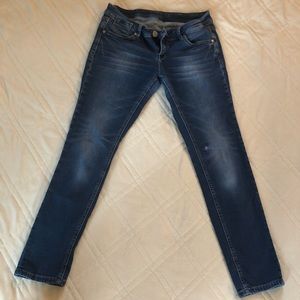 Grace in LA skinny jeans